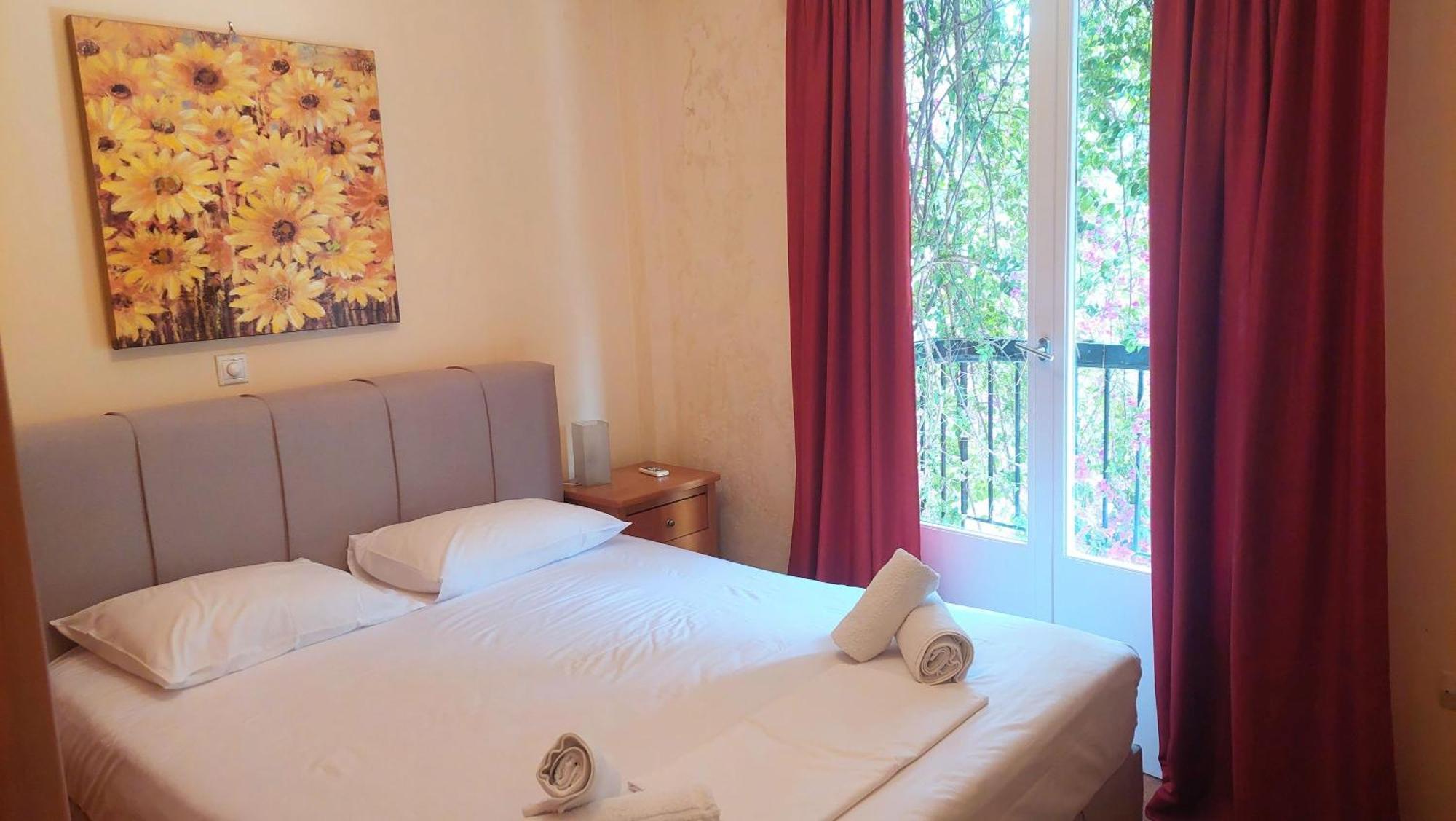 Cozy Apartment In Acropolis With Roof Garden Atena Exterior foto