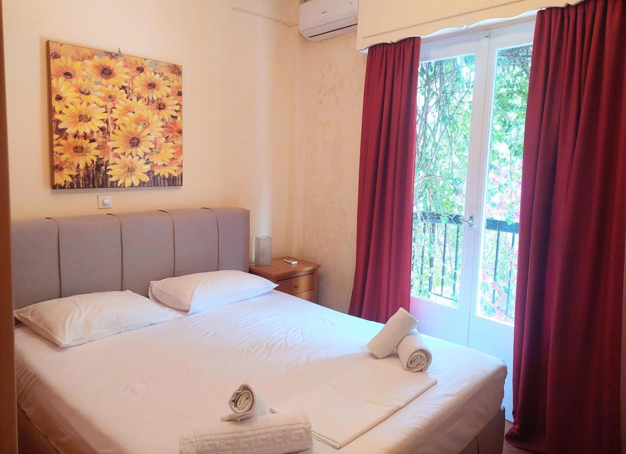 Cozy Apartment In Acropolis With Roof Garden Atena Exterior foto